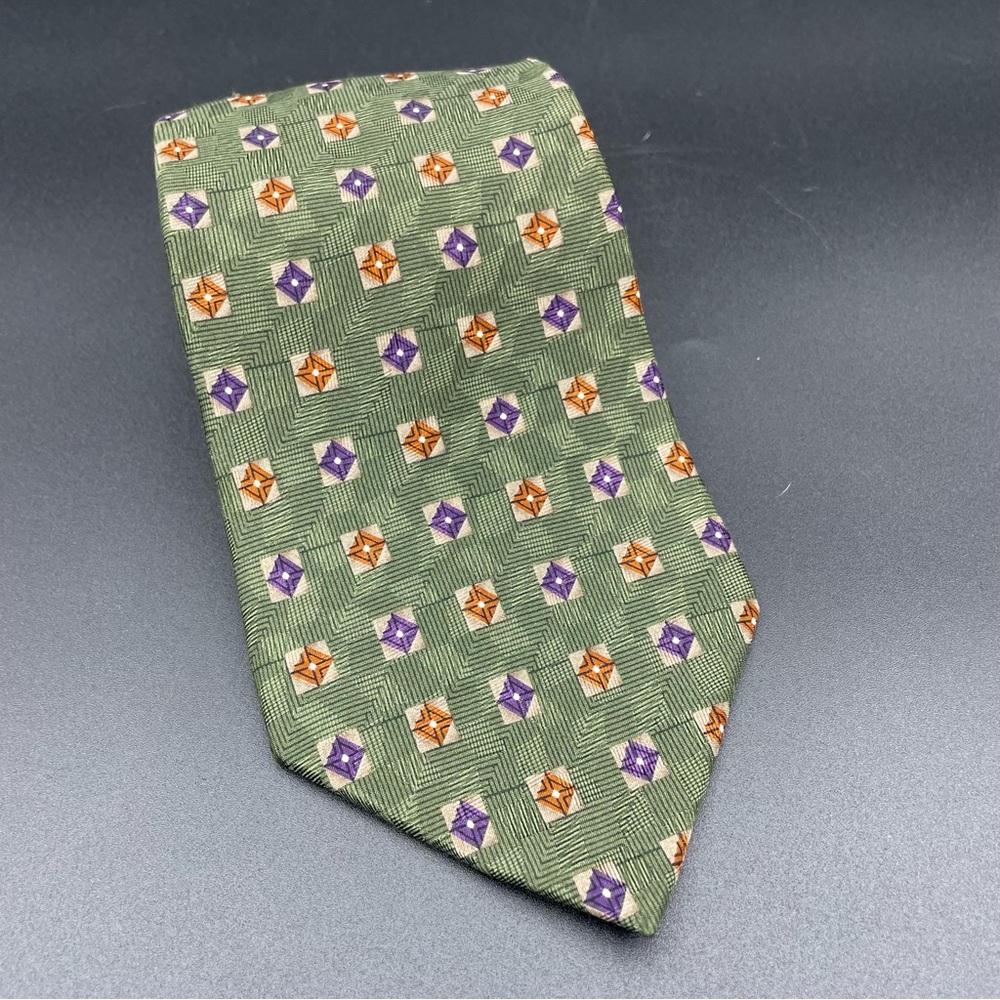 Executive Collection Silk Tie Green Geometric Pattern Made in Costa Rica - Picture 2 of 5